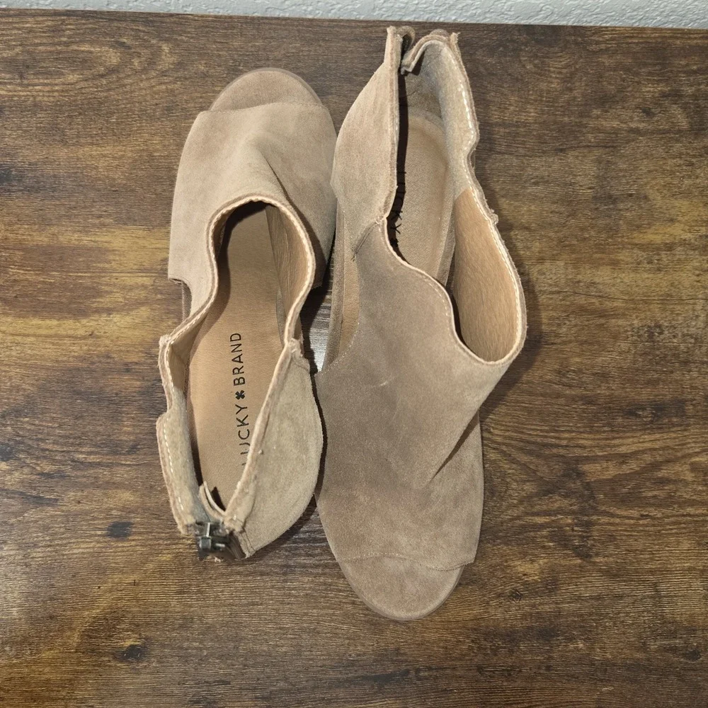 Lucky Brand Keight Booties Women 9M Tan Suede Peep Toe Cutout Block Heel Western